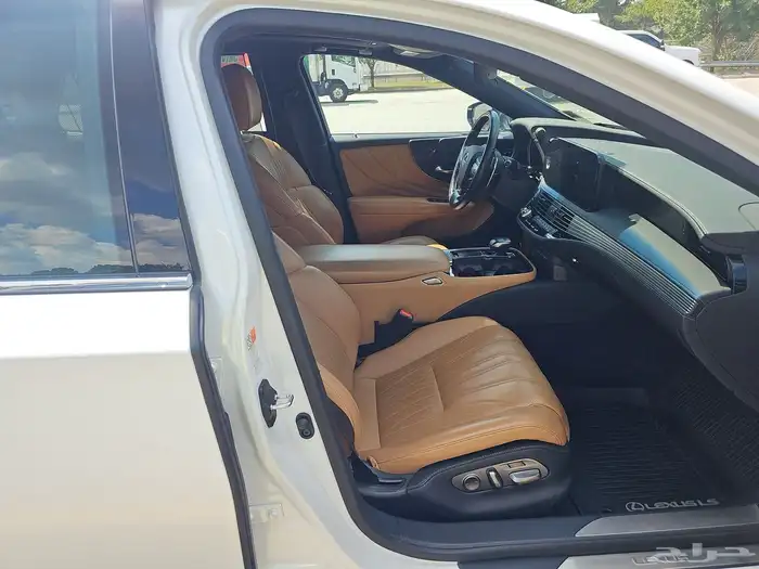 2021 لكزس LS 500 6
