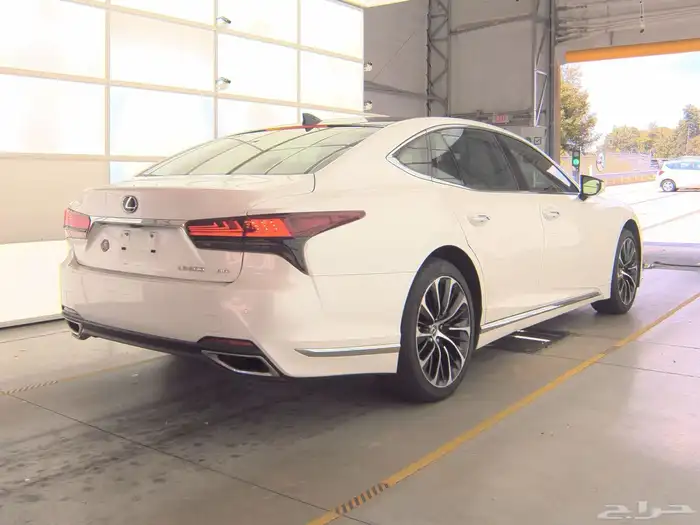 2021 لكزس LS 500 3