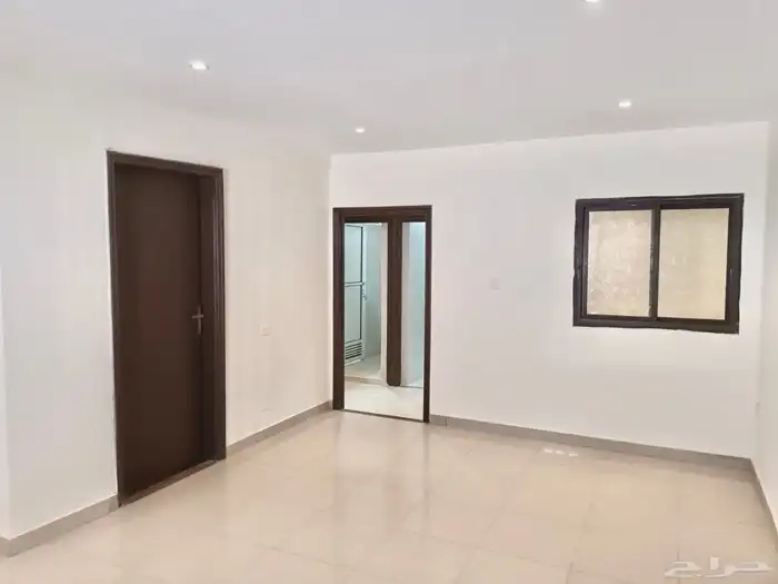 للإيجار سكن موظفين بالعزيزية جوار بن داود وغرناطة 3غرف 35ألف 36