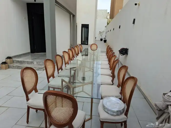 تأجير طاولات وكراسي خشب فيايبي 14