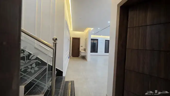 فيلا درج داخلي وشقه 3