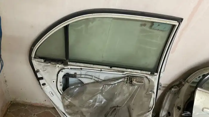 للبيع قطع من السيارة كورولا 2007 من 20 16