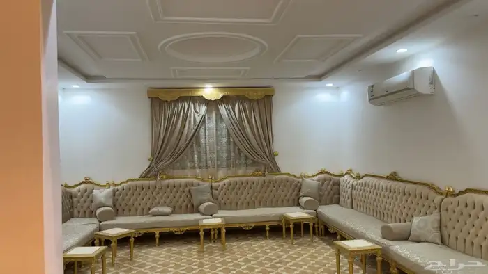 مجلس رجال ومجلس نساء كلاسيكي مع الطولات والستارة ومساند مشب 5