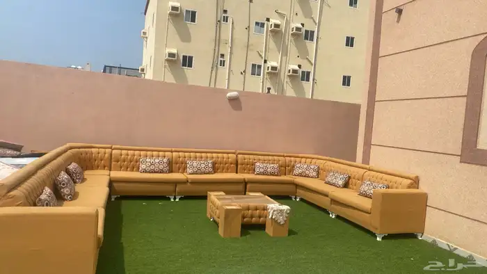 للبيع كنب 7 قطع مع الطاوله 1