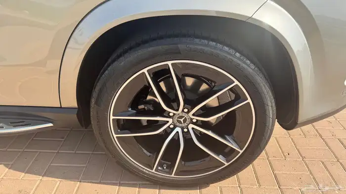 مرسيدس GLE 2022 ممشى 10 الف كيلو فقط وكاله 13