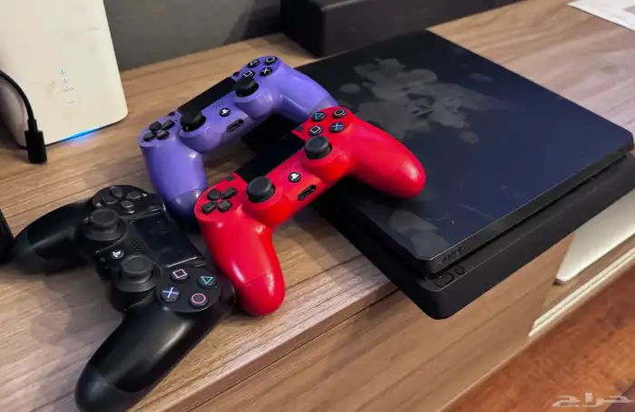 سوني 4 مستعمل مع 3 أيادي ps4 for sale 0