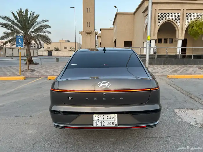 ازيرا بريميوم 2024 ( شبه جديد ) 8