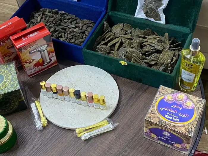 عود ازرق فاخر وتايقر درجه اول 5