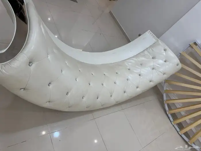 سرير نوم دائري نظيف 0