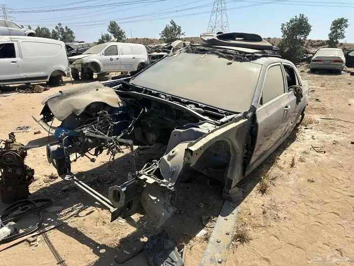 قطع كرايزلر c300 اكزيكتف 2