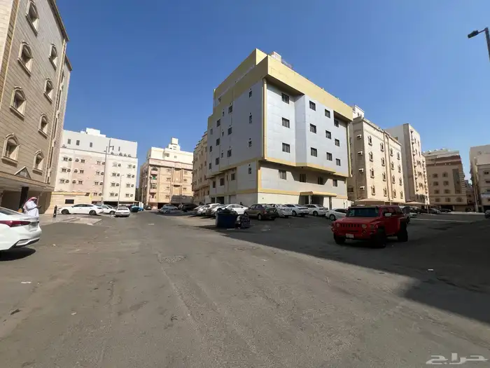 عمارة للبيع على شارعين بحي المروة 3