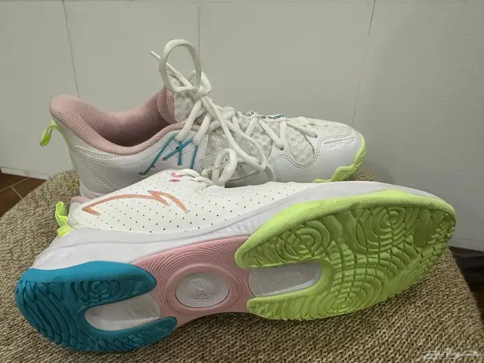 جزمة من مار كة كتنس الريشة اليابنية 3