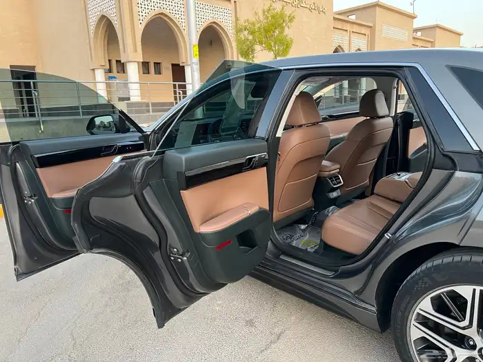 ازيرا بريميوم 2024 ( شبه جديد ) 25