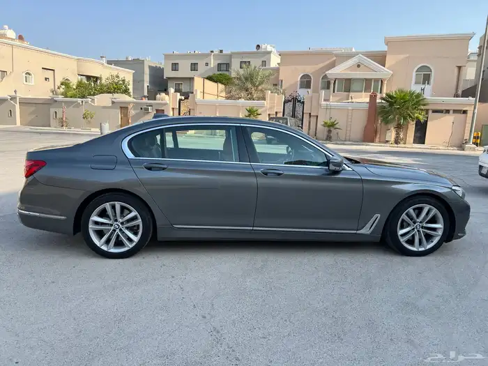 بي ام دبليو 2019 فل 740 li 2