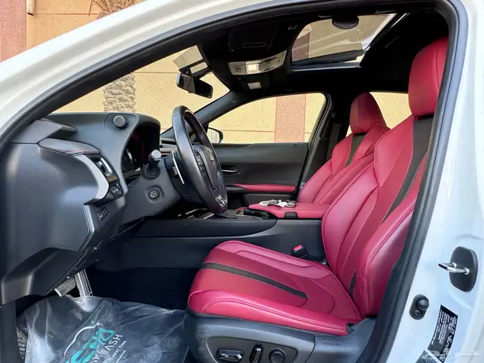 لكزس UX200 F SPORTS 2021 33