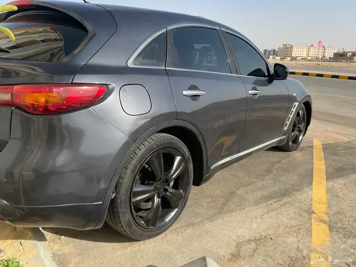 للبيع انفنيتي FX35 جيب 2010 3
