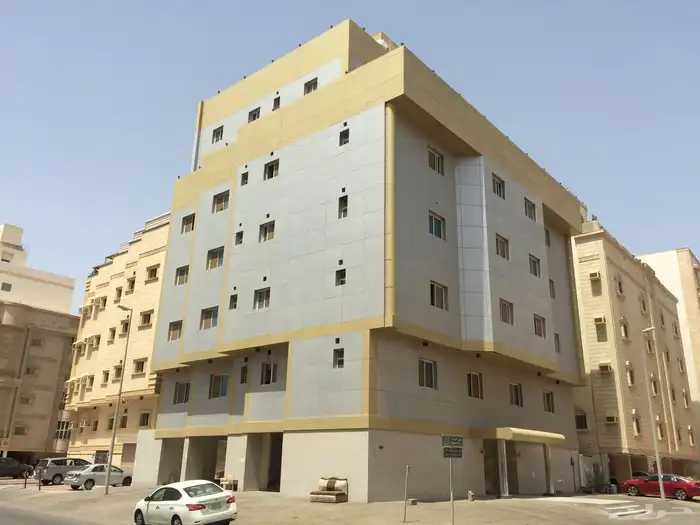 عمارة للبيع على شارعين بحي المروة 1