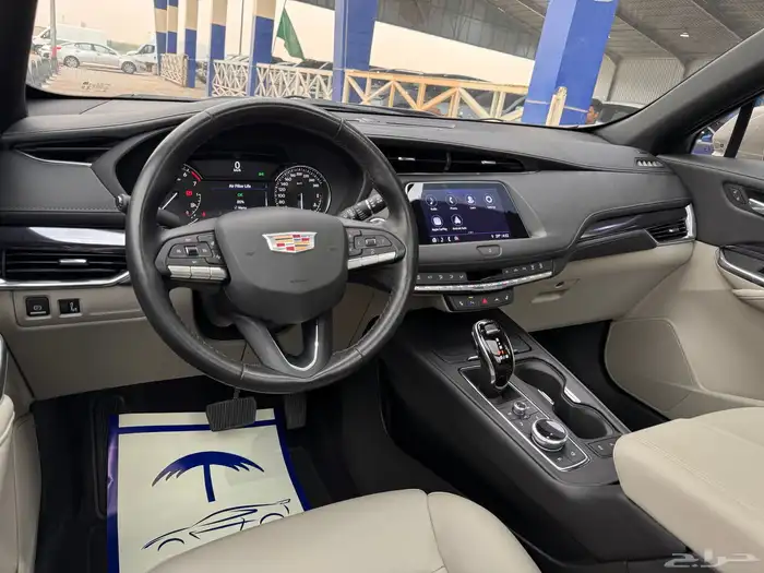 كاديلاك XT4 2023 فل اوبشن عداد 15 الف على الضمان 10
