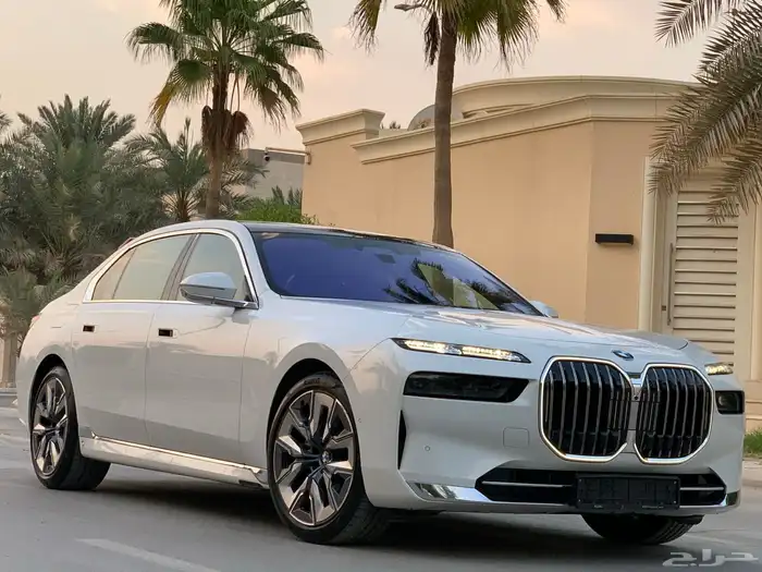 بي ام دبليو 735Li موديل 2023 بحالة الوكاله ممشى 19 الف 3