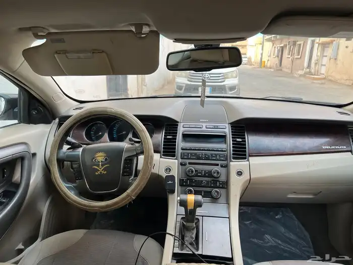 Ford Taurus sell 2011 3