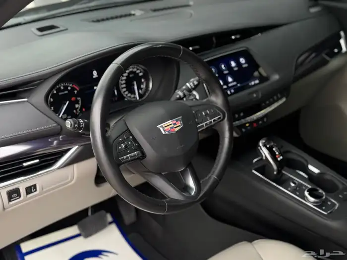 كاديلاك XT4 2023 فل اوبشن عداد 15 الف على الضمان 4