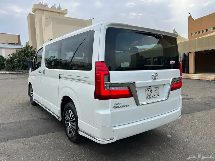تويوتا جرانفيا 2020 V6 تماتيك سعودي نظيف 5