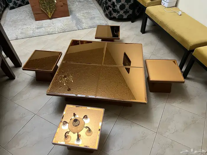 طقم طاولة مجلس خشب بني بتصميم مرايا ذهبي اسكوتر كهربائ 6