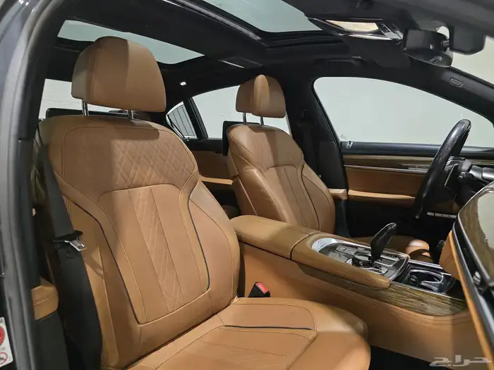 بي ام دبليو 740Li موديل 2016 بحالة ممتازة 6