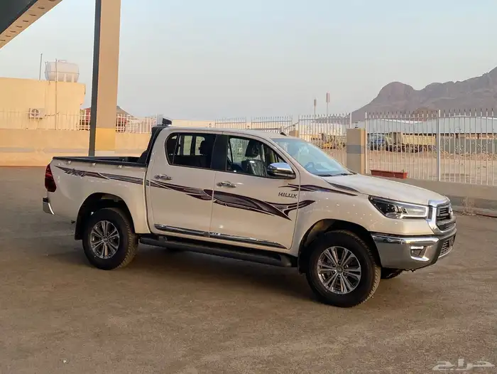 هايلوكس 2025 S.GLX دبل بنزين قير عادي 2