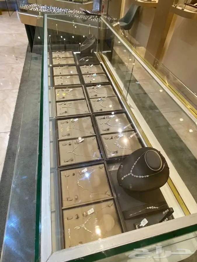 ديكورات محل ذهب 2