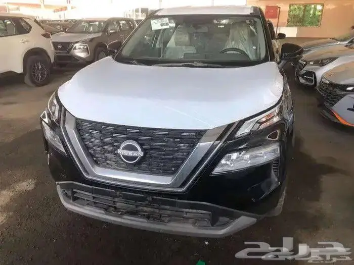 نيسان اكس تريل ستاندر 5 ركاب بدون دبل 2025 كاش وبنوك 0