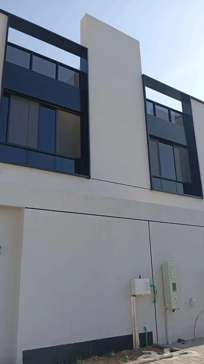 فلل بموقع مميز بالحلقة الشرقية السعرمليون و390 الف 12