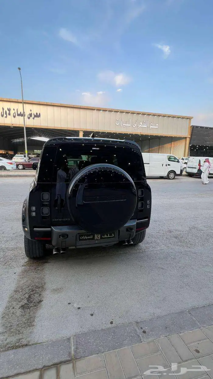 رنج روفر ديفندر موديل 2023 - معرض خلف للسيارات 8