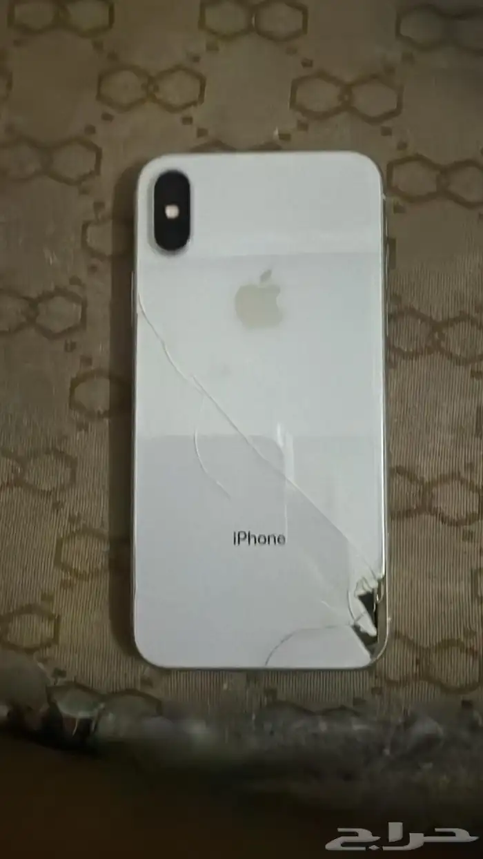 للبيع ايفون اكس نظيف بس خلفيه شوي 0