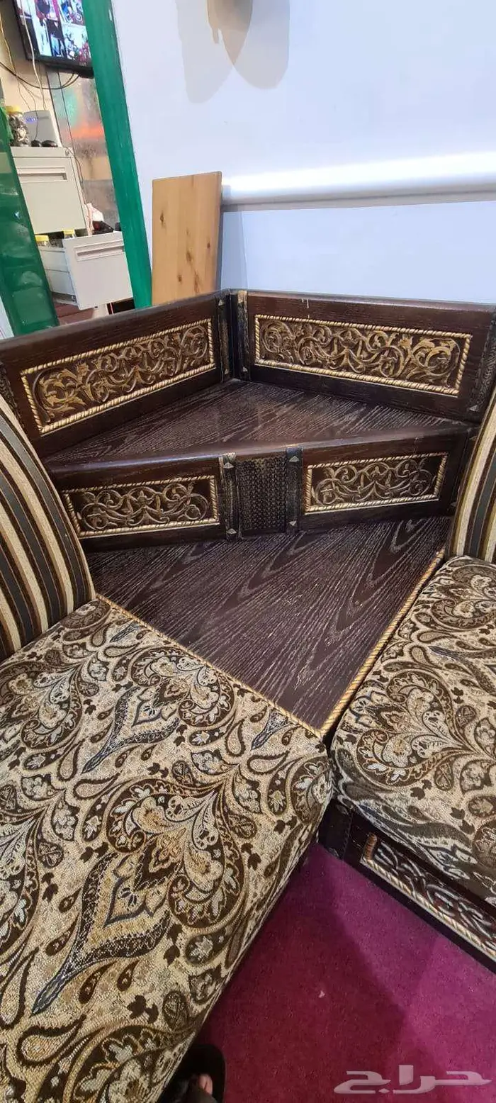 كنب حرف u مناسب لمجلس 3