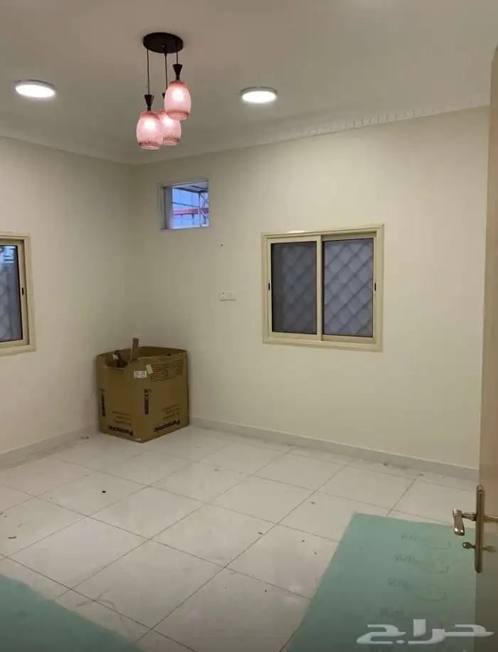 شقة دور ارضي مداخل مستقلة للايجار - خميس مشيط الجامعيين 3