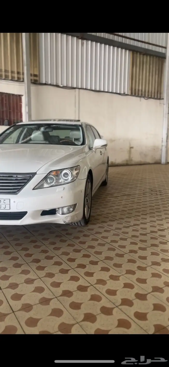 للبيع لكزس موديل LS 460 - 2012 0