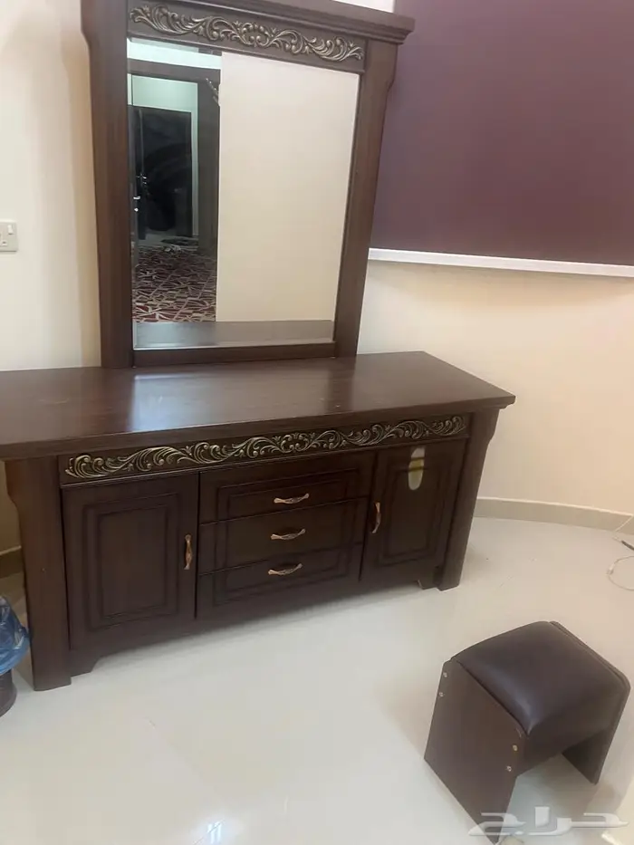 غرفه نوم وغسالة توماتيك وكنب وطاولات للبيع 12