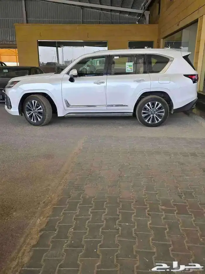 لكزس LX700 BH هايبرد سعودي موديل 2025 متوفر لدى الحسن 1