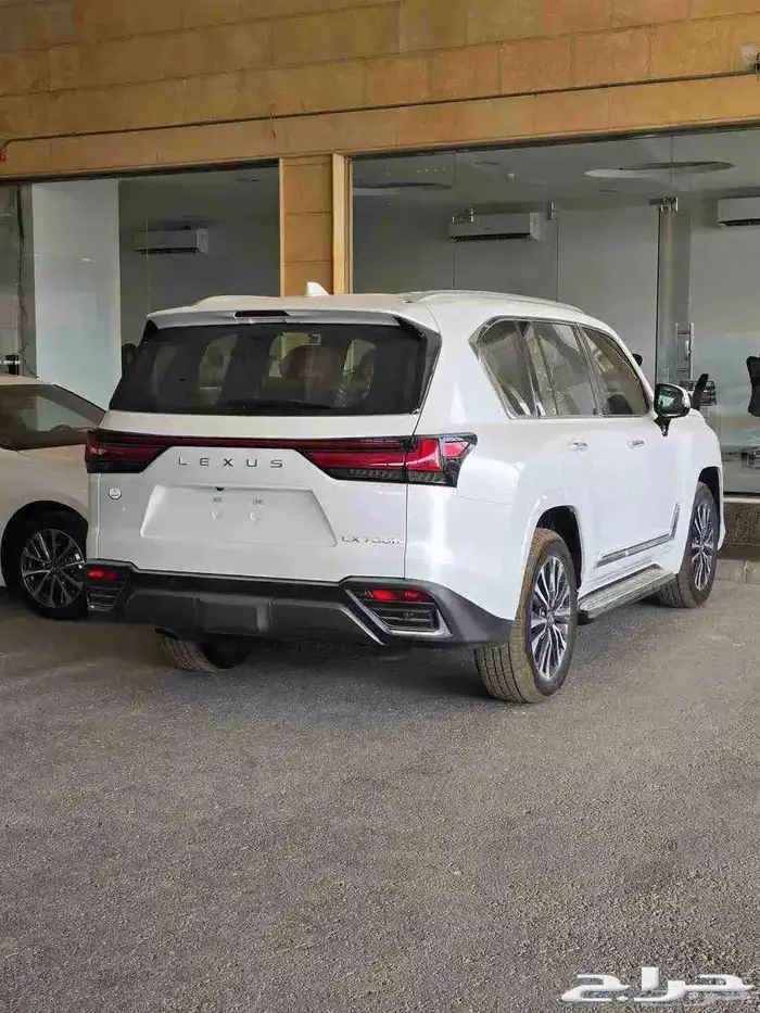 لكزس LX700 BH هايبرد سعودي موديل 2025 متوفر لدى الحسن 4