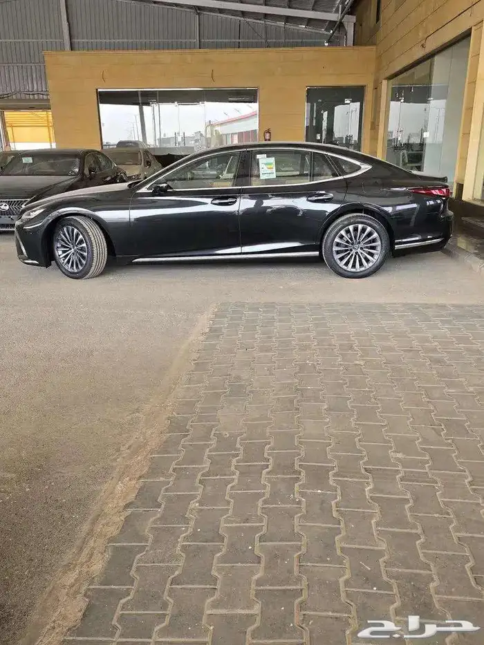 لكزس LS 350 فئة AA خليجي 2025 لدى الحسن 1