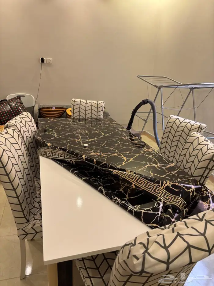 غرفه سفره شبه جديده 3
