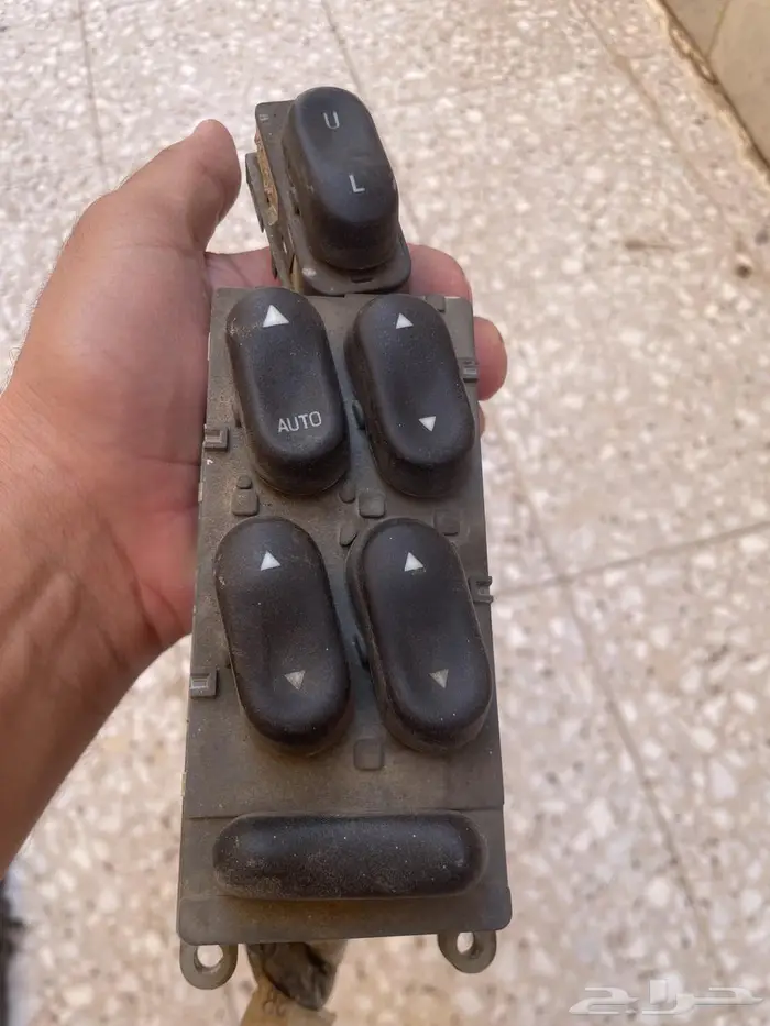 قطع فورد فكتوريا او ماركيز من 98الى 2002 0