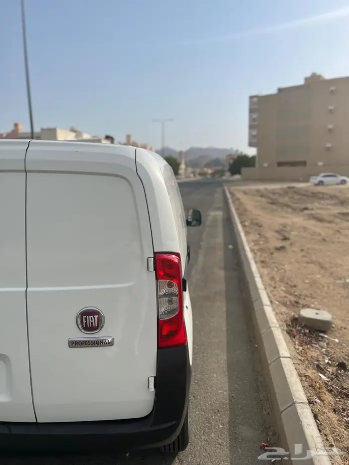 فان بضاعه للايجار 4