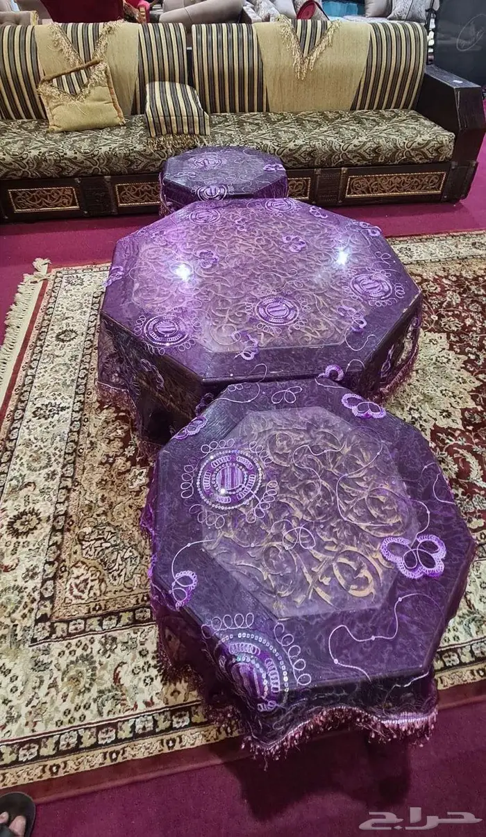 كنب حرف u مناسب لمجلس 5