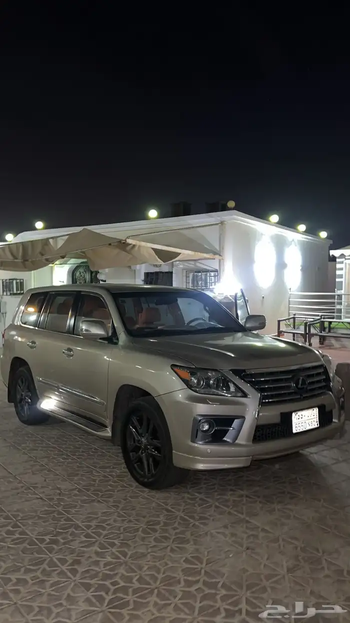 للبيع جيب لكزس LX570 موديل 2013 مرهم 2015 0