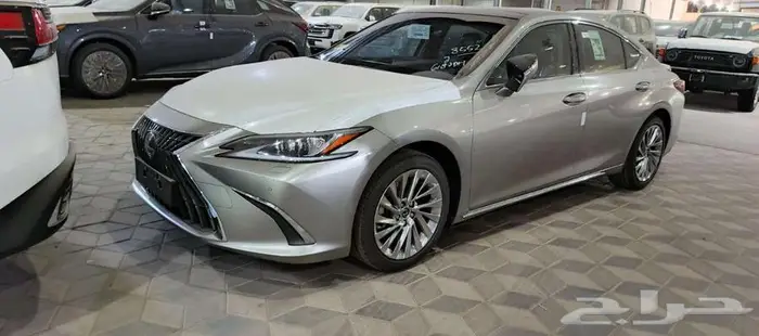 لكزس اي اس 350 CCالموديل 2025 0