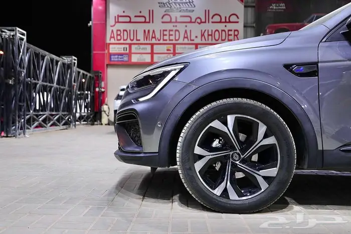 رينو اركانا E 2025 لدى شركة عبدالمجيد الخضر للسيارات 6