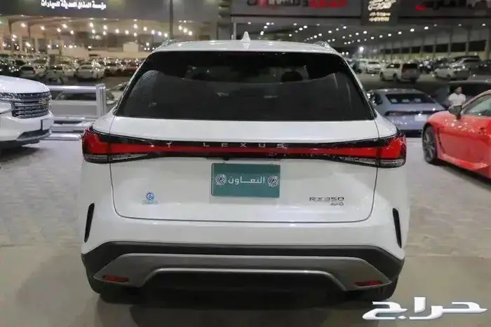 ليكزس RX 350 AA فتحة سقف جلد بنزين موديل 2024 5