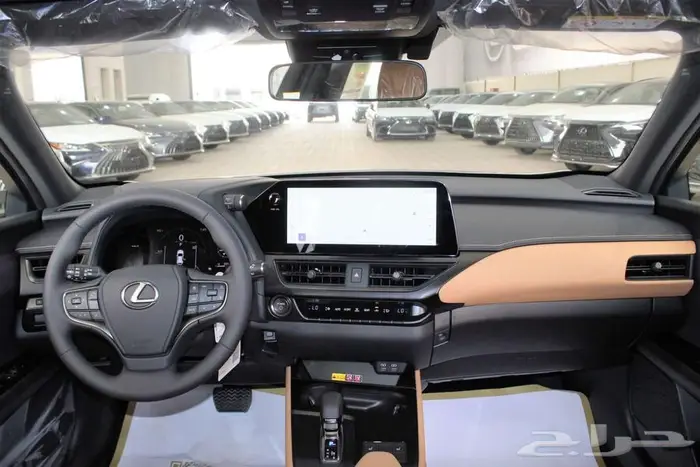 لكزس - UX300 Ch هايبرد - 2025 - فل كامل - خليجي 10